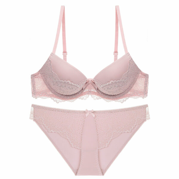 Douceur- Ensemble soutien-gorge push-up plongeant en microfibre et dentelle douce
