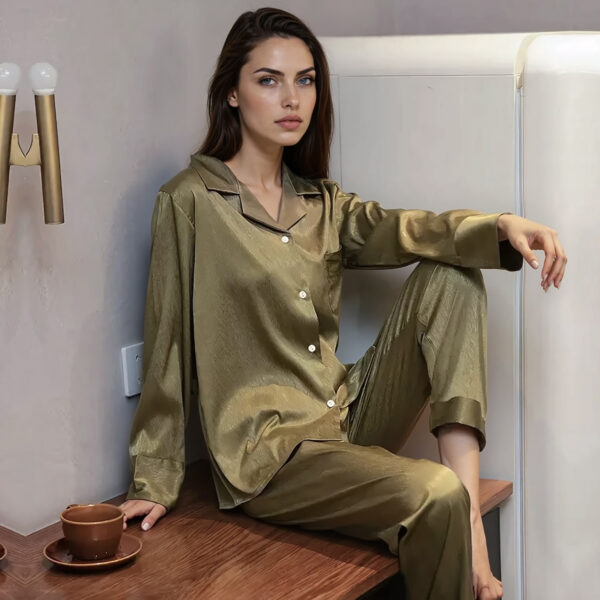 Pyjama en soie à chemise boutonnée- PG4